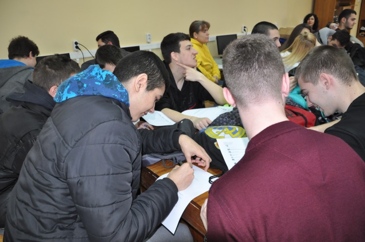 Младежи от София преминаха обучението „Заедно срещу антициганизма“